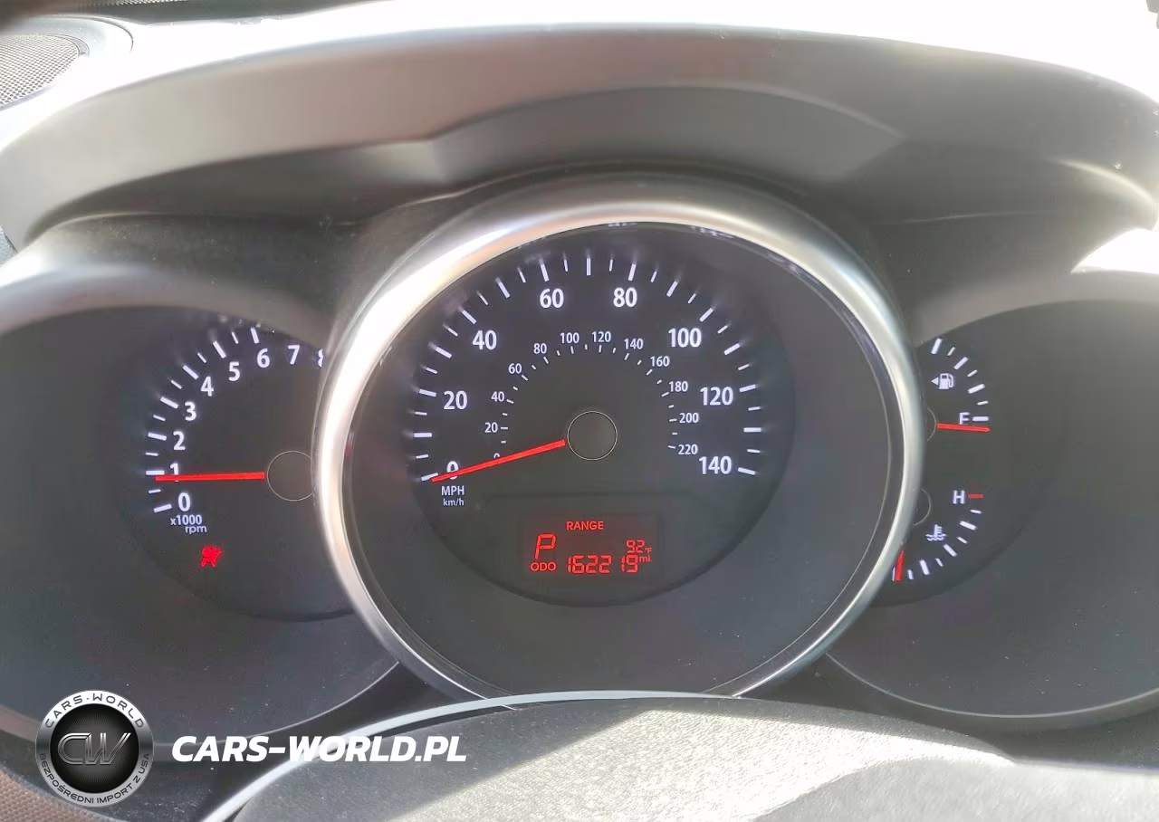 2012 KIA SOUL + VIN:KNDJT2A65C7372441 - 9