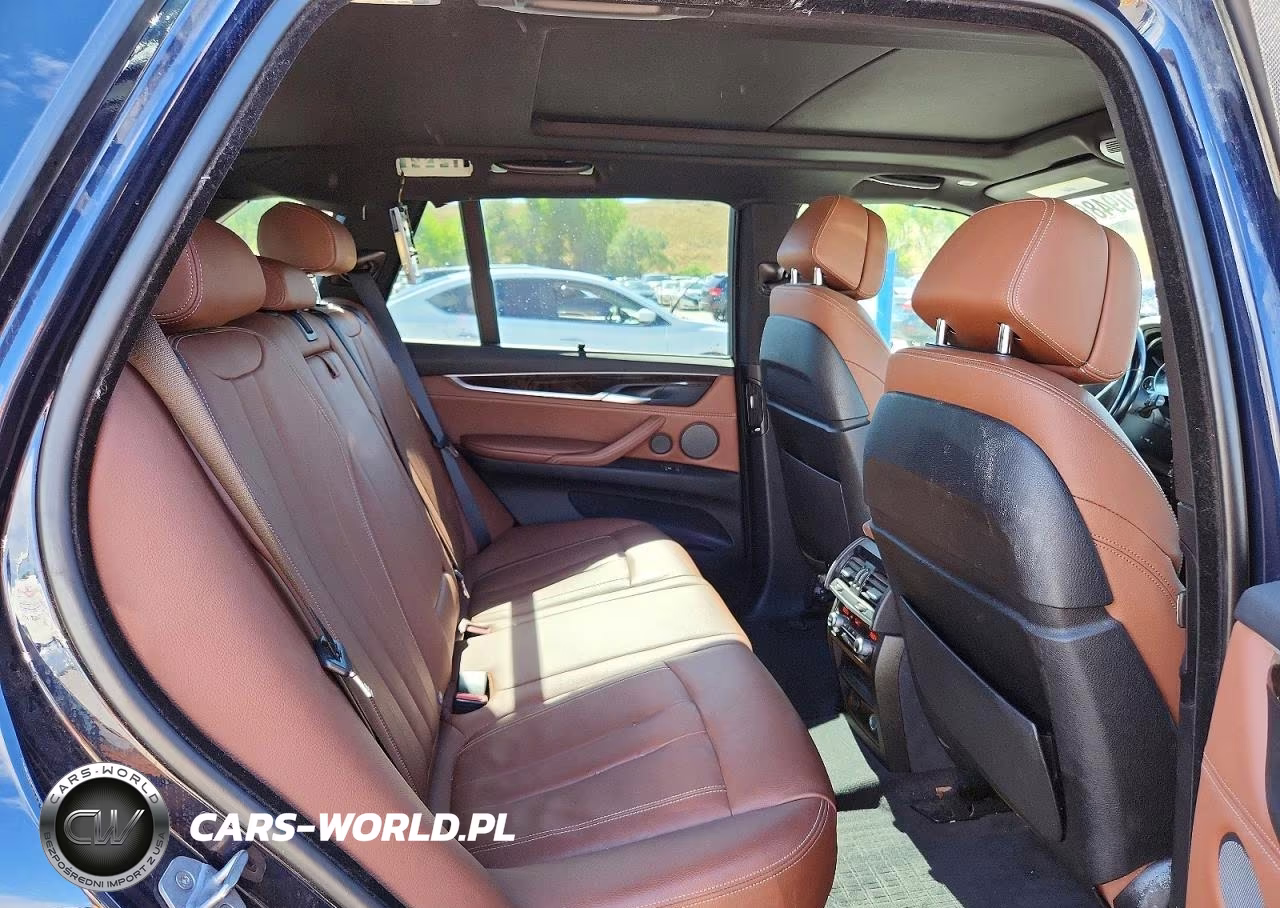 2018 BMW X5 xDrive50I VIN:5UXKR6C54J0U15797 - 11