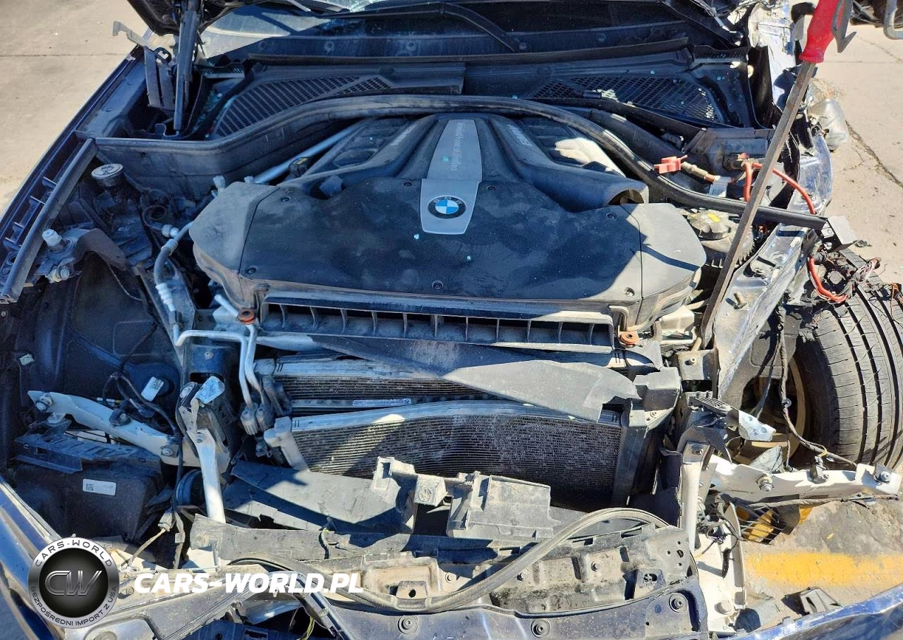 2018 BMW X5 xDrive50I VIN:5UXKR6C54J0U15797 - 12