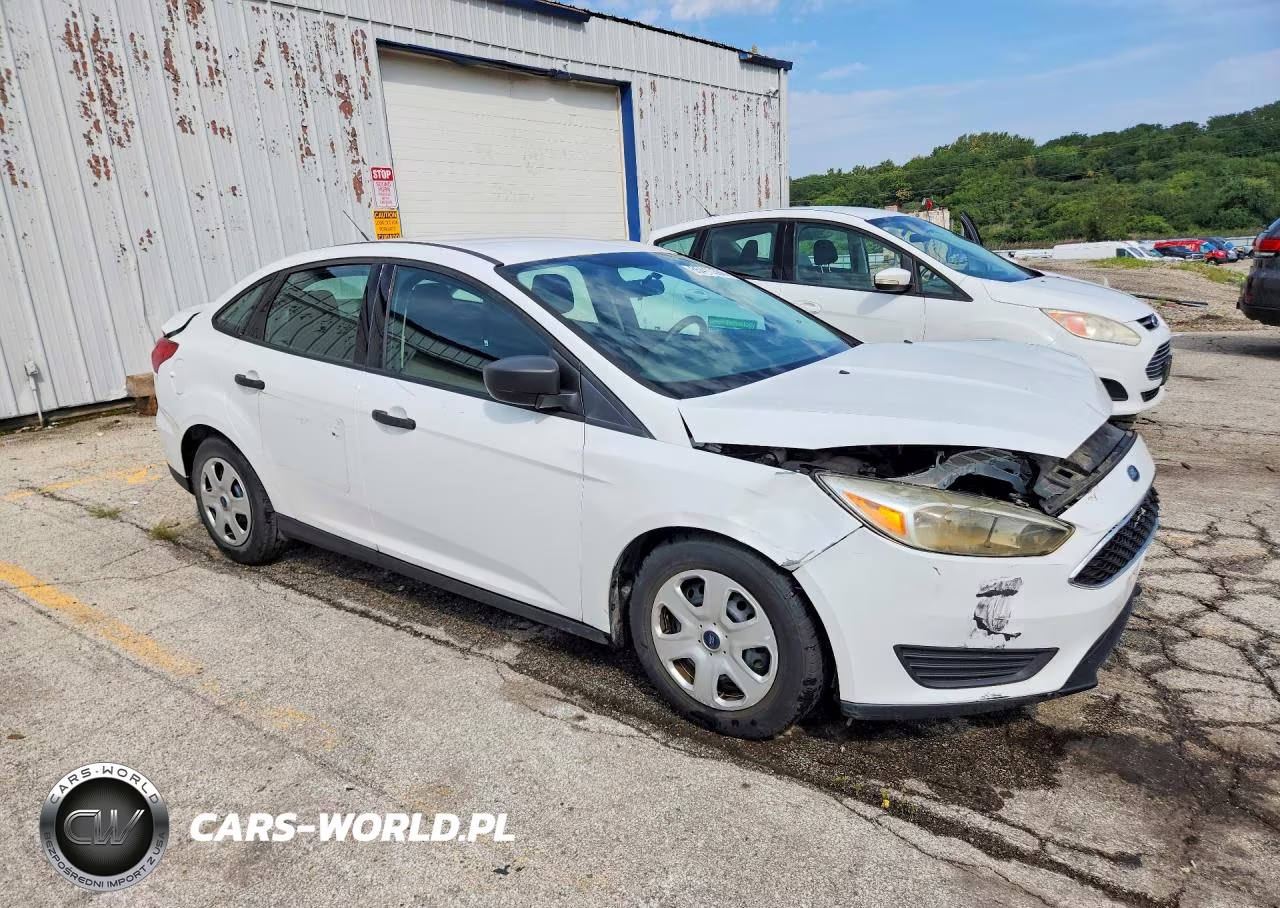 2015 Ford Focus S VIN:1FADP3E27FL342793 - 4