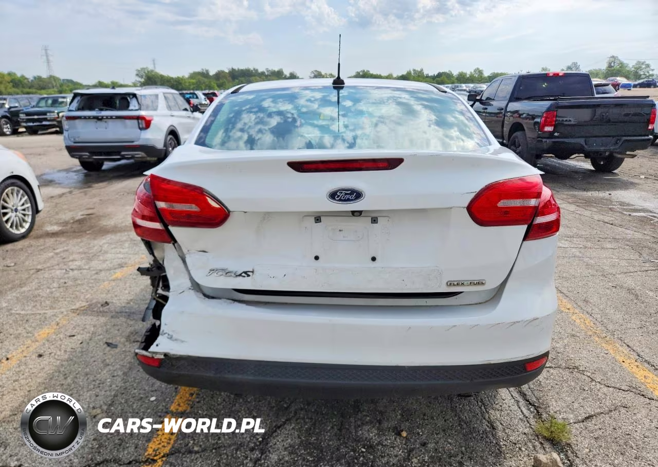 2015 Ford Focus S VIN:1FADP3E27FL342793 - 6