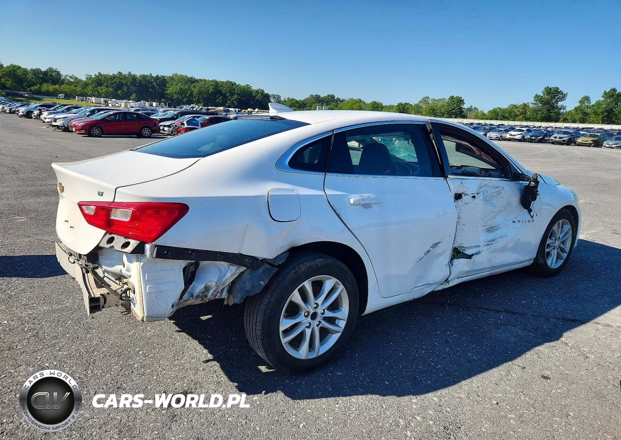 2018 Chevrolet Malibu Lt VIN:1G1ZD5ST7JF250276 - 3