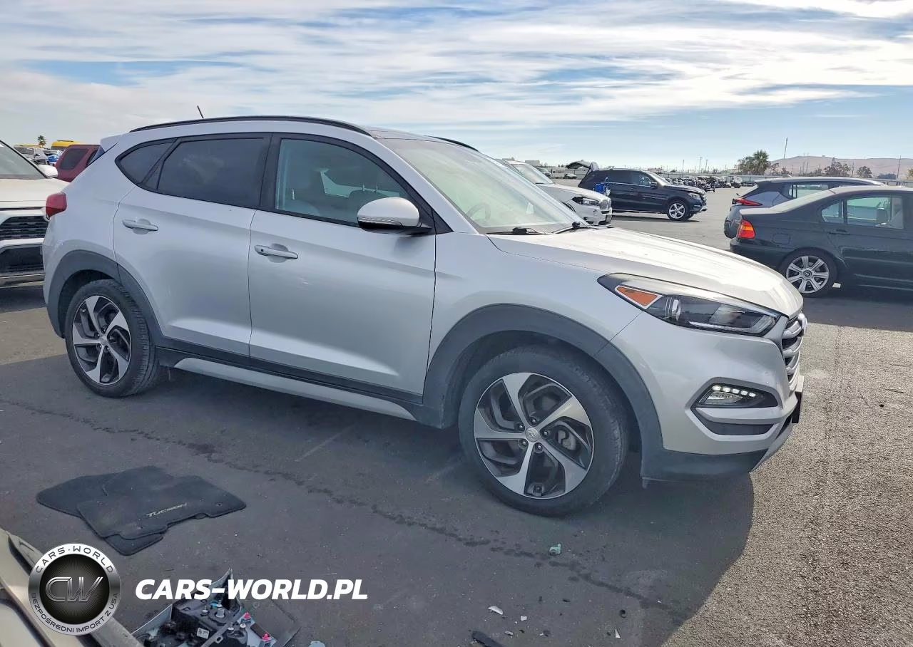 2017 Hyundai Tucson Value VIN:KM8J33A25HU566099 - 4