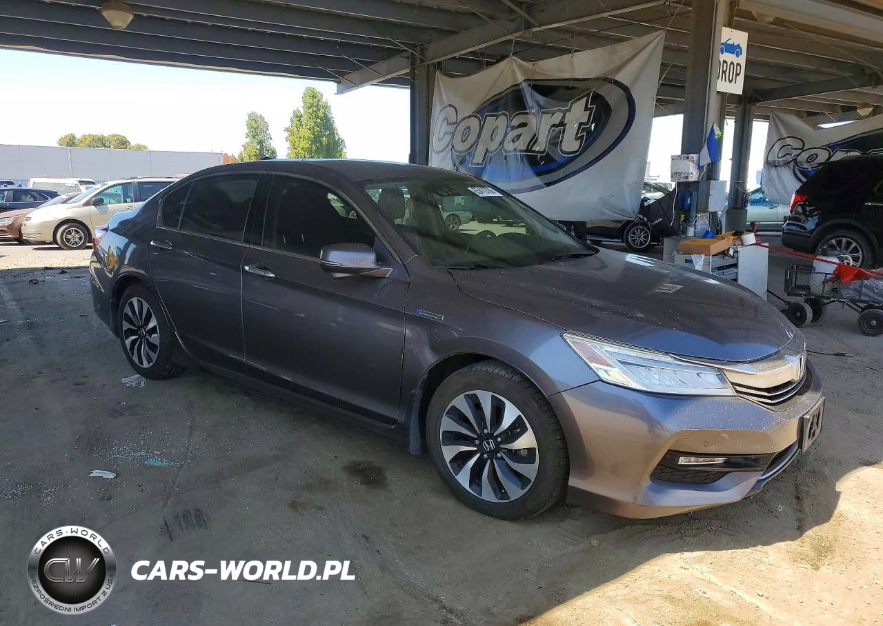 2017 Honda Accord Touring Hybrid VIN:JHMCR6F71HC004643 - 4