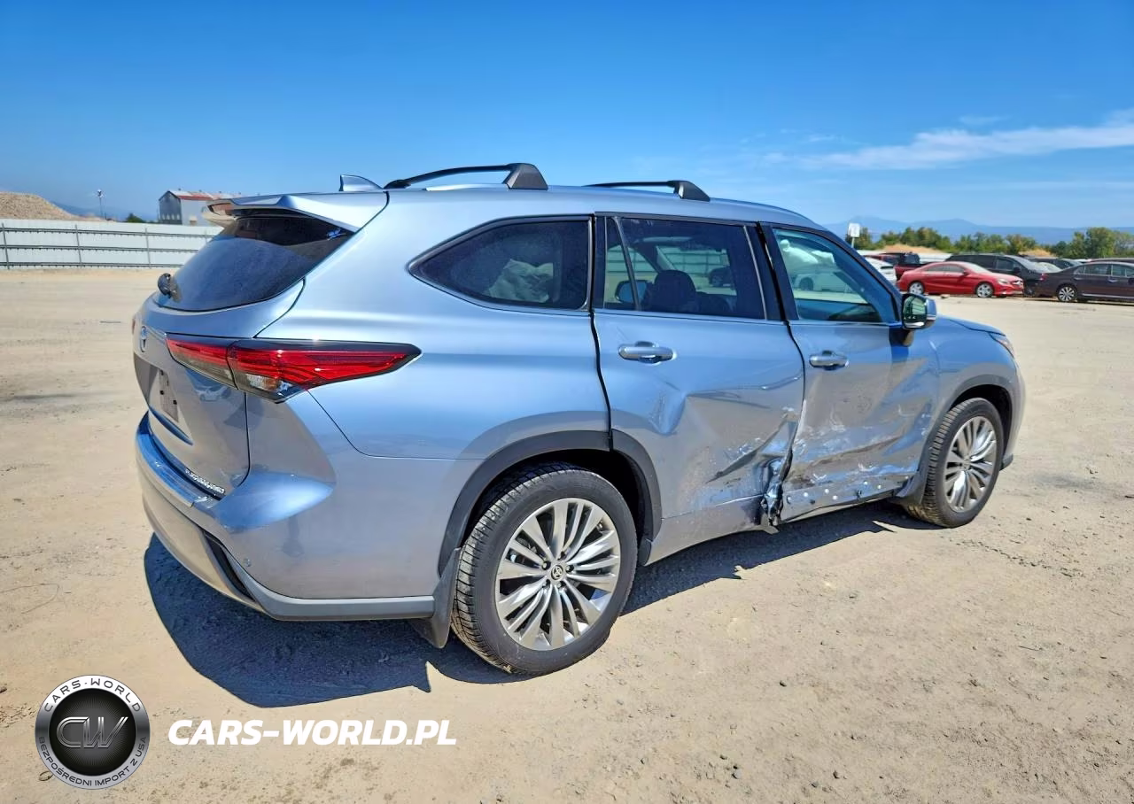 2022 Toyota Highlander Platinum VIN:5TDFZRBHXNS214456 - 3