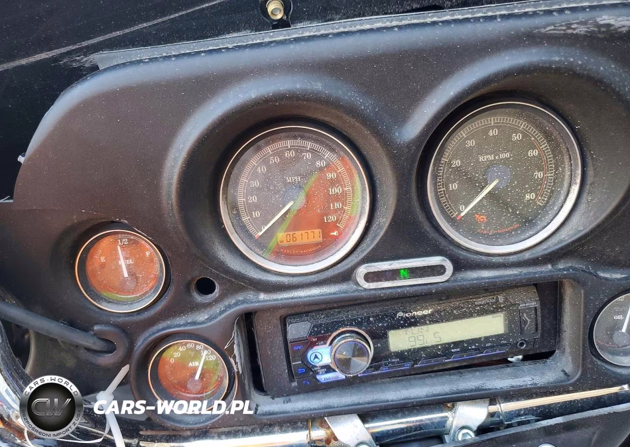 2007 Harley-Davidson Flhtcui VIN:1HD1FC4137Y640432 - 7