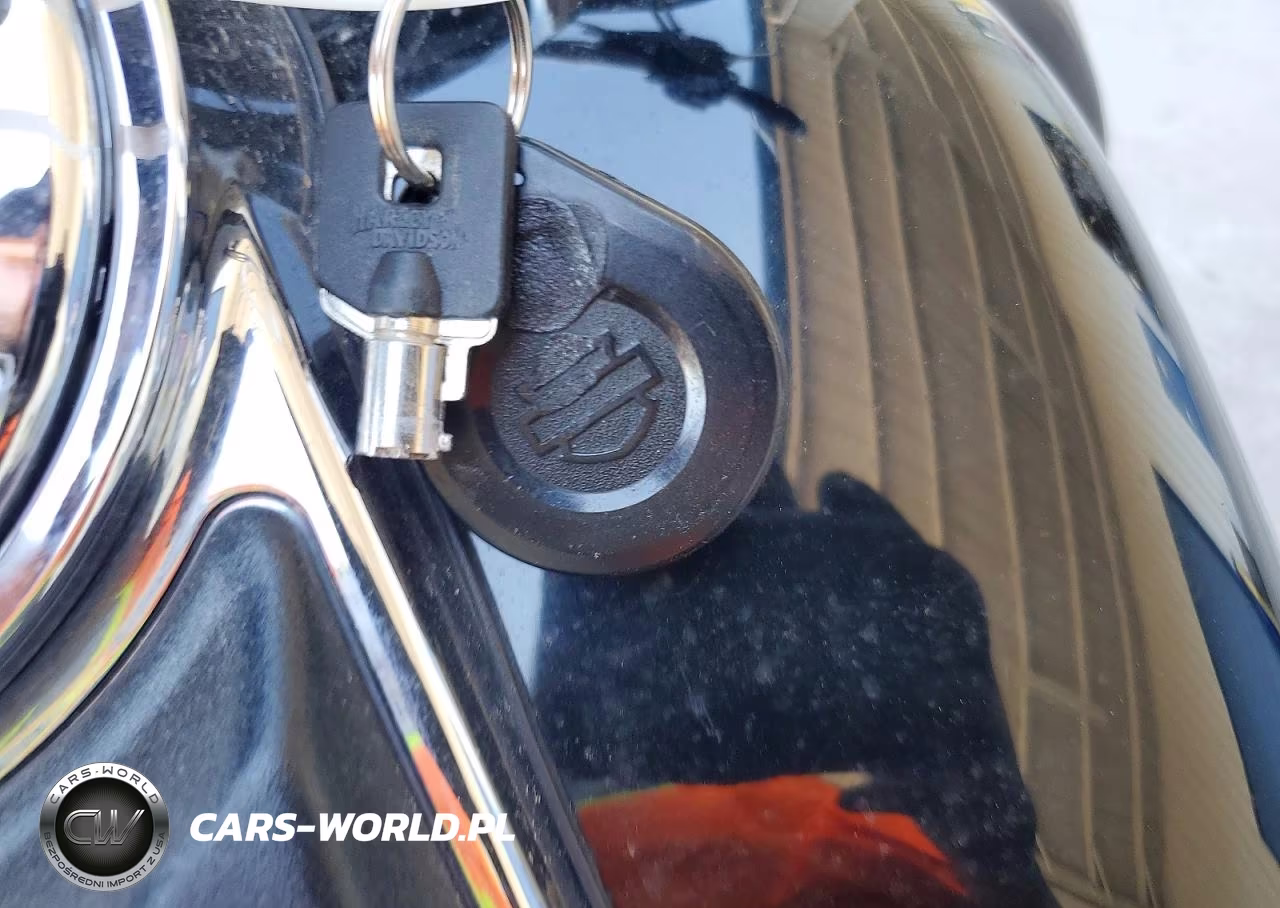2007 Harley-Davidson Flhtcui VIN:1HD1FC4137Y640432 - 8