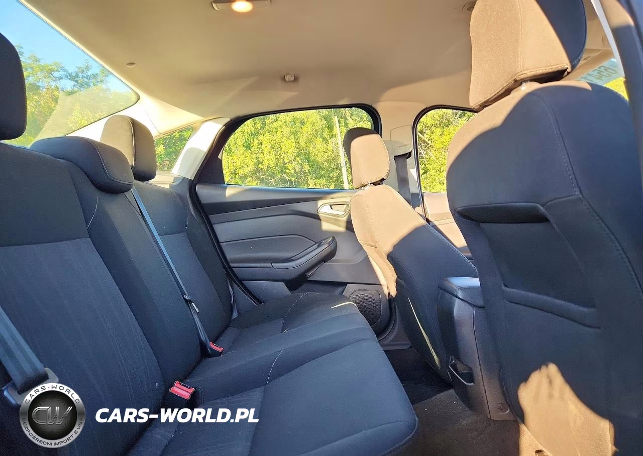 2017 Ford Focus Se VIN:1FADP3F28HL242512 - 10