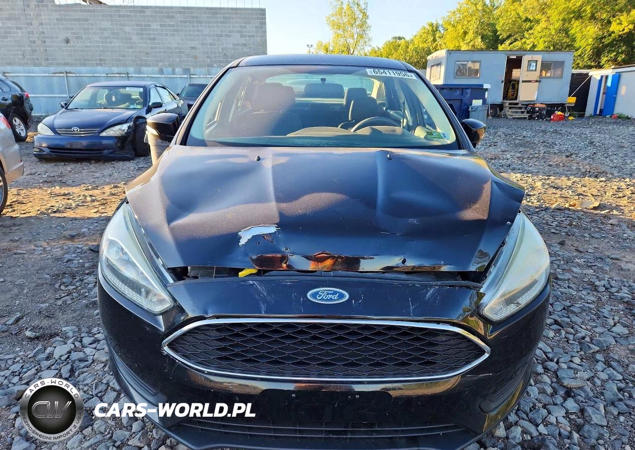 2017 Ford Focus Se VIN:1FADP3F28HL242512 - 5