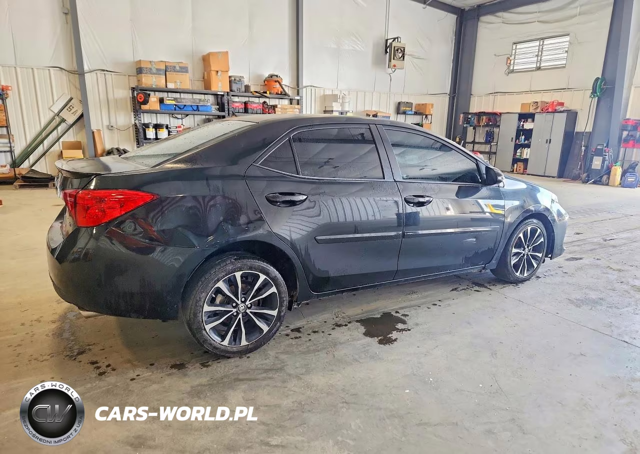 2017 Toyota Corolla Se VIN:2T1BURHEXHC841407 - 3