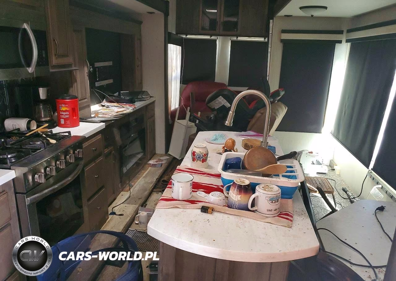 2020 Forest River Sandpiper Camper VIN:4X4TSAS22LJ040648 - 5