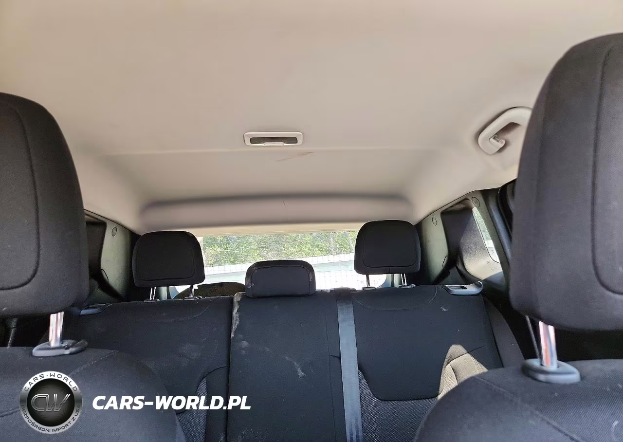 2017 Jeep Renegade Latitude 4X4 VIN:ZACCJBBH7HPF93421 - 10
