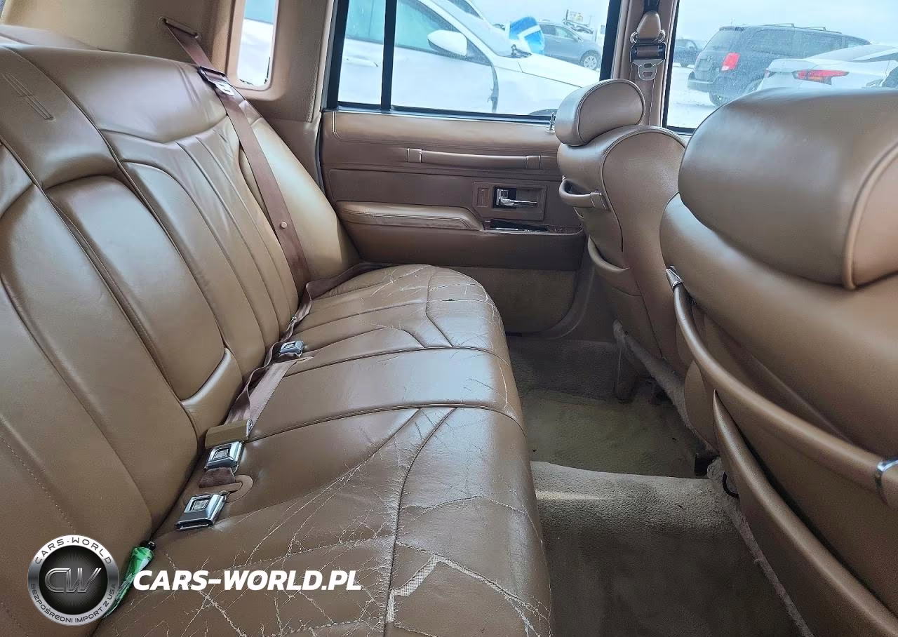 1994 Lincoln Town Car Signature VIN:1LNLM82W3RY647410 - 10