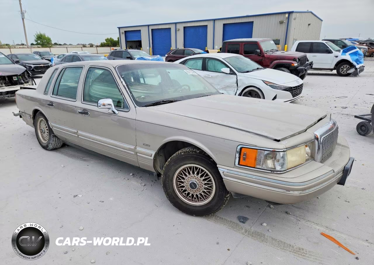 1994 Lincoln Town Car Signature VIN:1LNLM82W3RY647410 - 4
