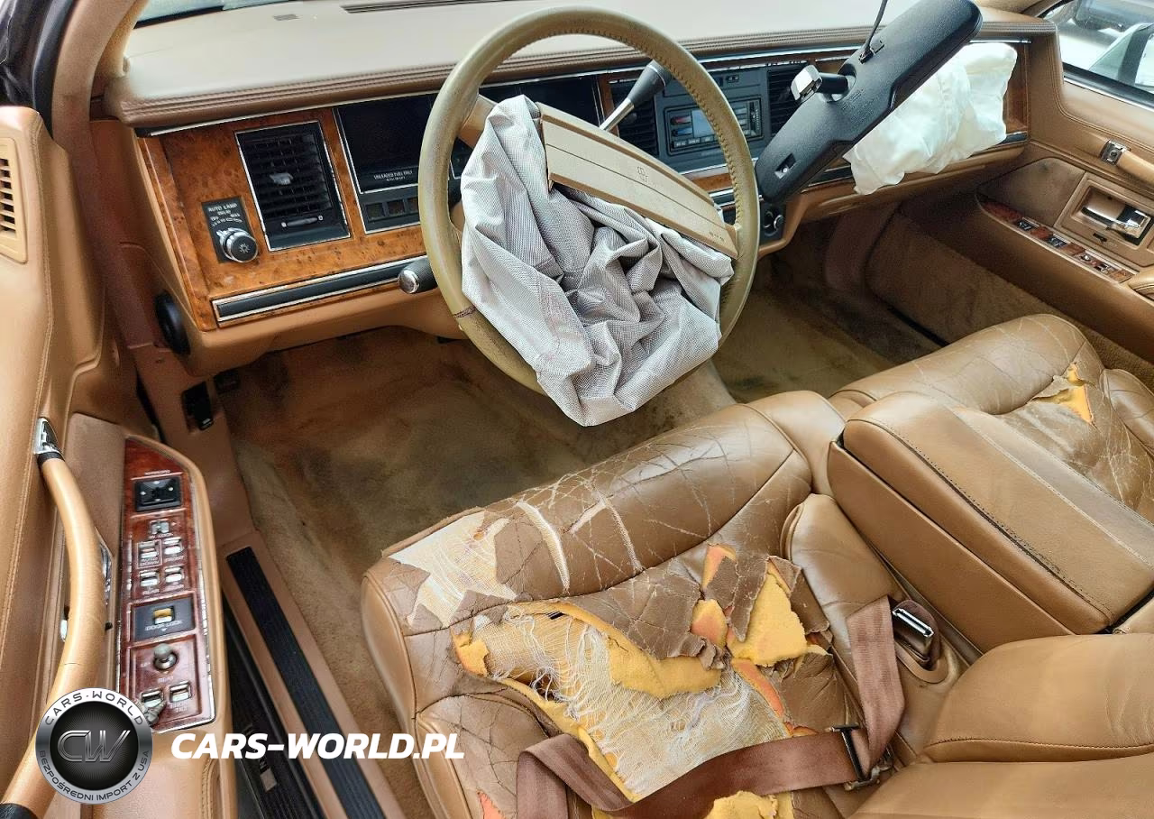1994 Lincoln Town Car Signature VIN:1LNLM82W3RY647410 - 8