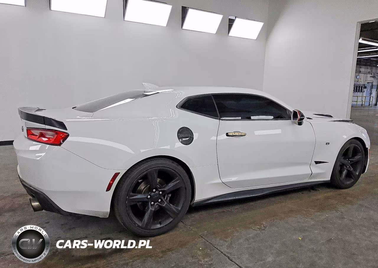 2017 Chevrolet Camaro Lt VIN:1G1FB1RX5H0137644 - 3