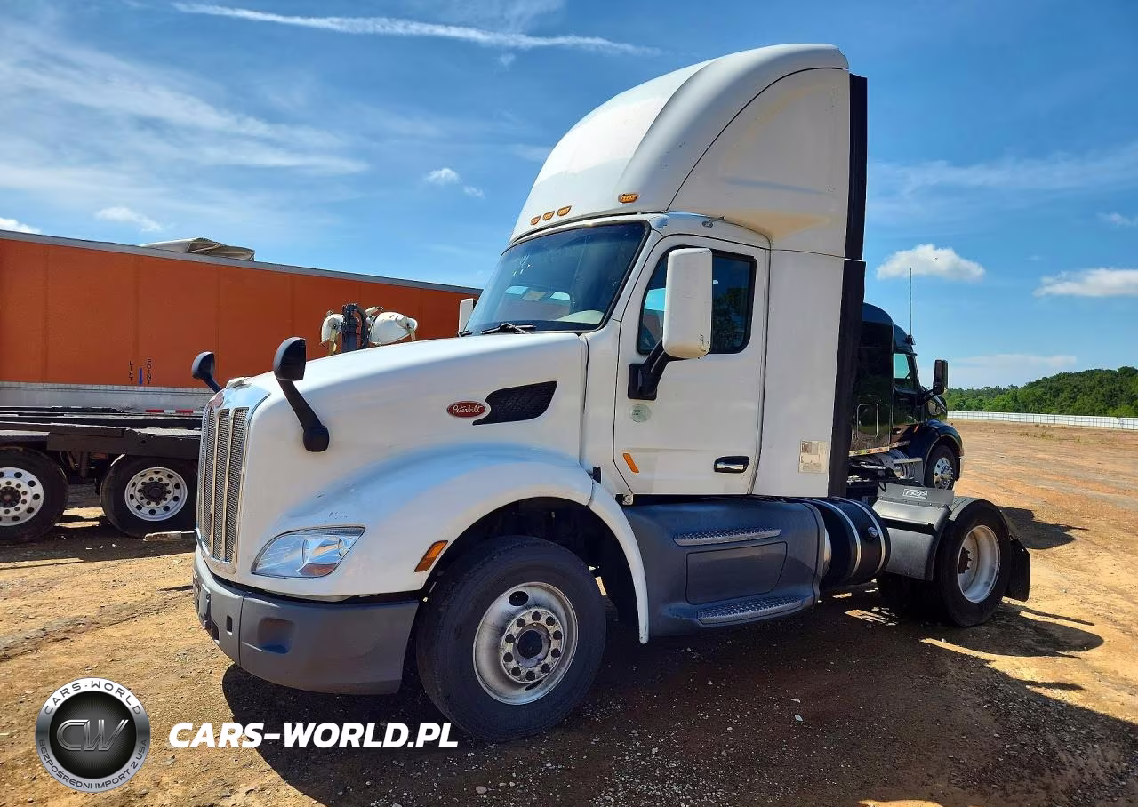 2018 Peterbilt 579 Semi Truck