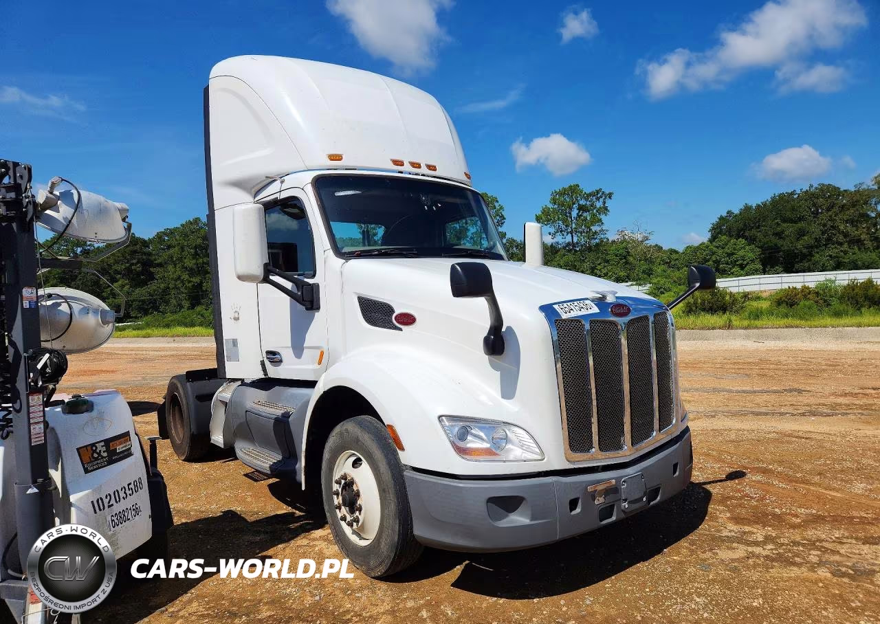 2018 Peterbilt 579 Semi Truck VIN:1XPBA48X8JD477461 - 4