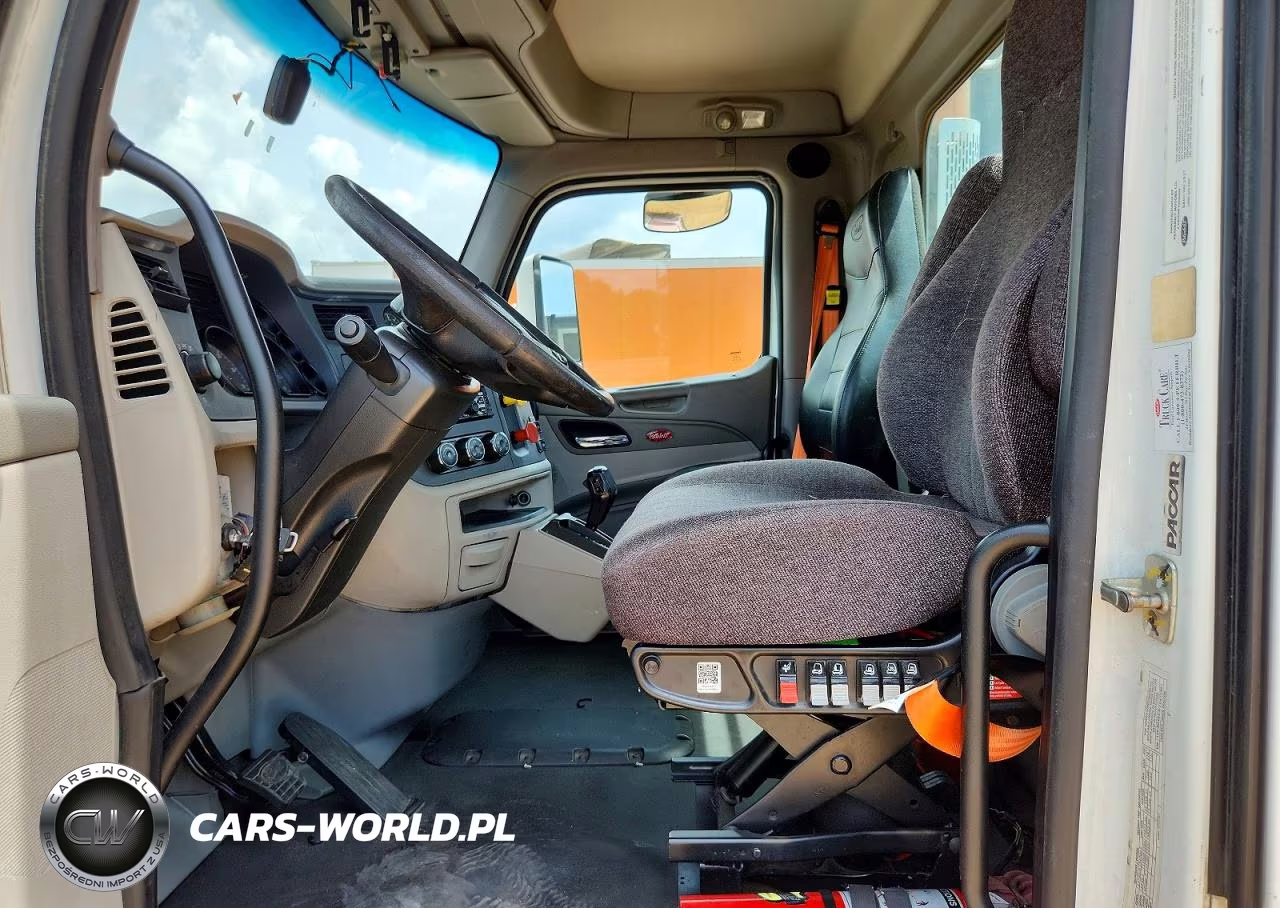 2018 Peterbilt 579 Semi Truck VIN:1XPBA48X8JD477461 - 7