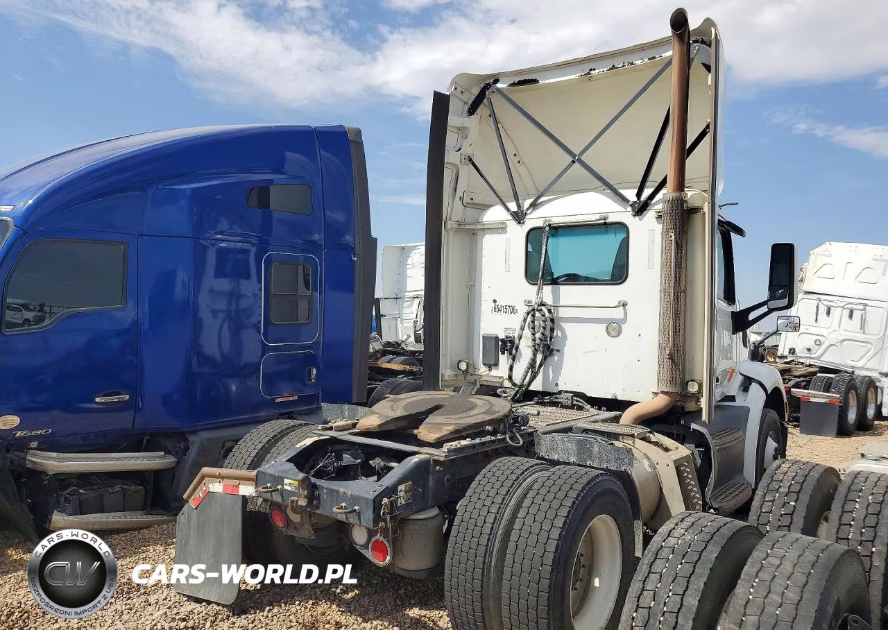 2019 Peterbilt 579 Semi Truck VIN:1XPBA48X8KD478711 - 3