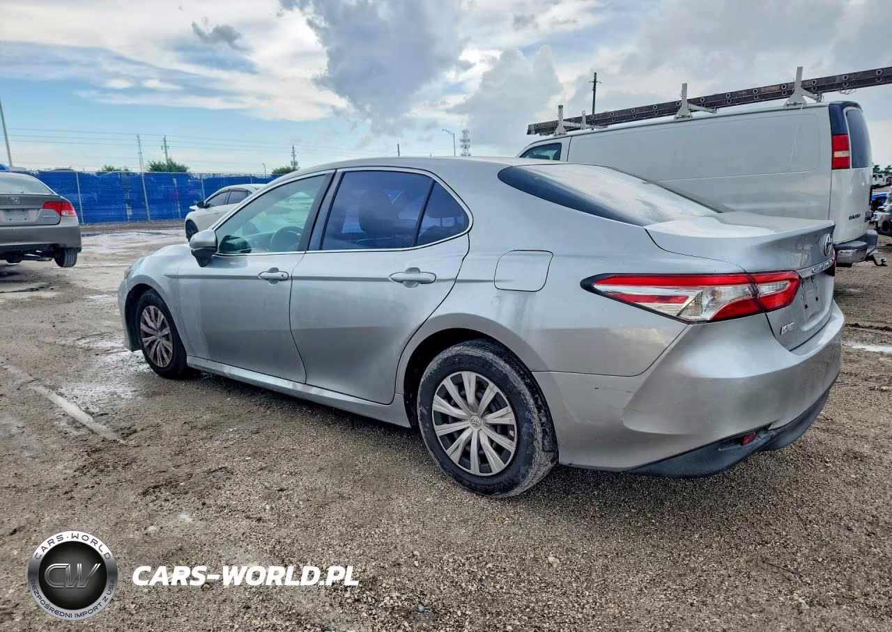 2018 Toyota Camry L VIN:4T1B11HK9JU070751 - 2