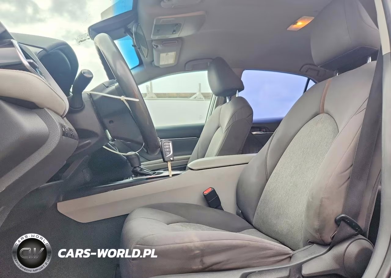 2018 Toyota Camry L VIN:4T1B11HK9JU070751 - 7