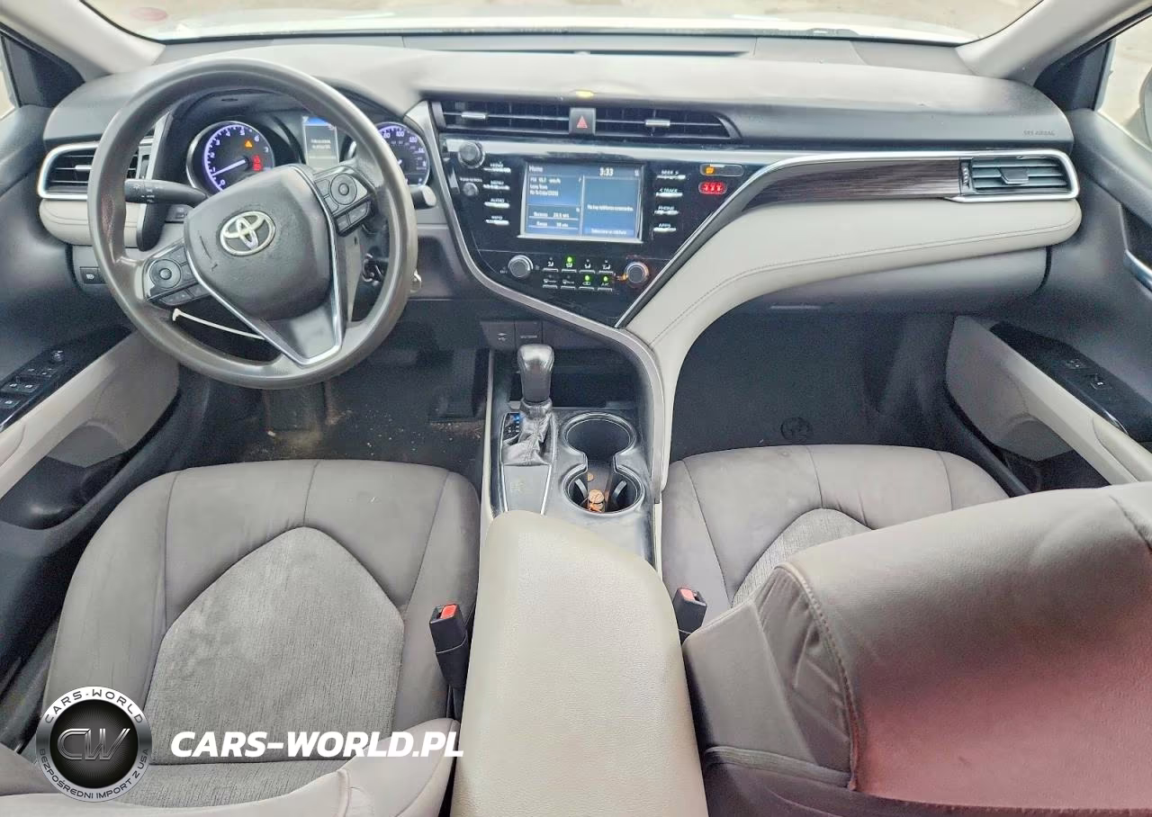 2018 Toyota Camry L VIN:4T1B11HK9JU070751 - 8