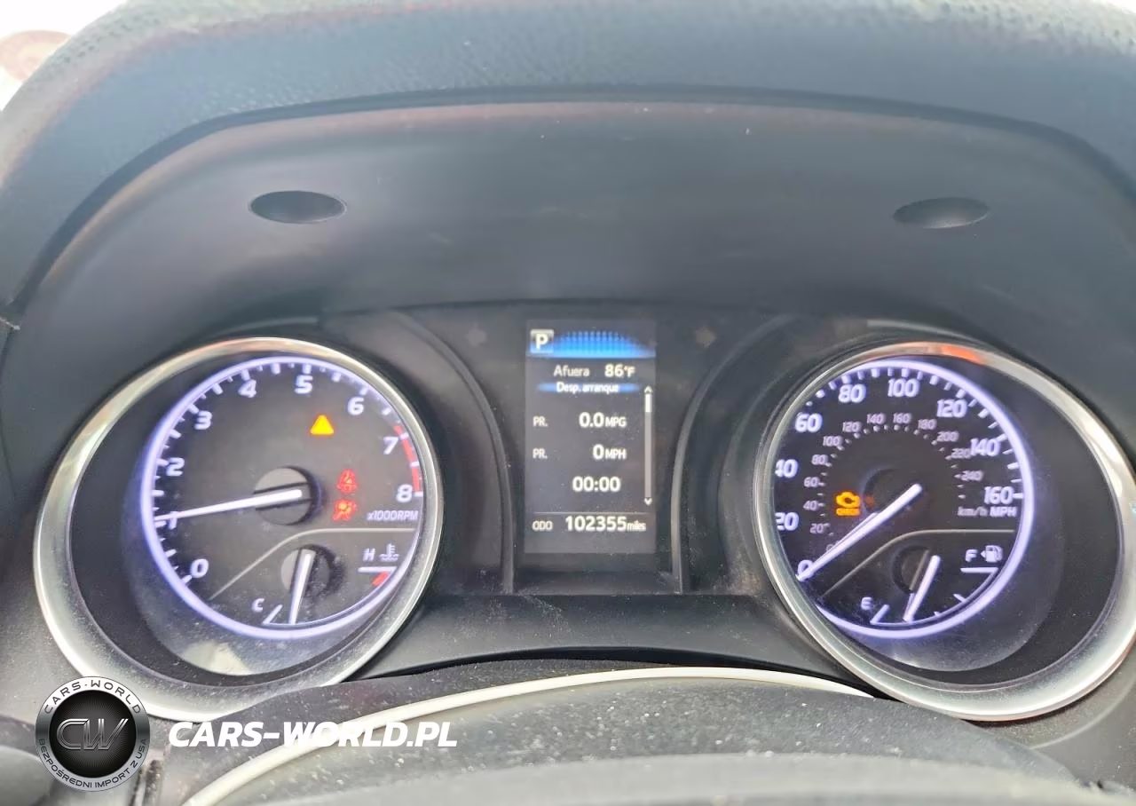 2018 Toyota Camry L VIN:4T1B11HK9JU070751 - 9
