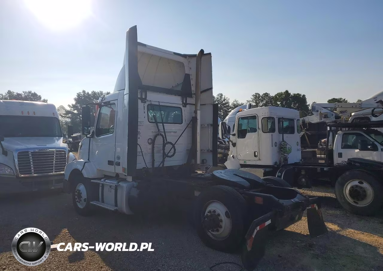 2017 Volvo Vn Vnl - Semi Truck VIN:4V4N39TG2HN988038 - 2
