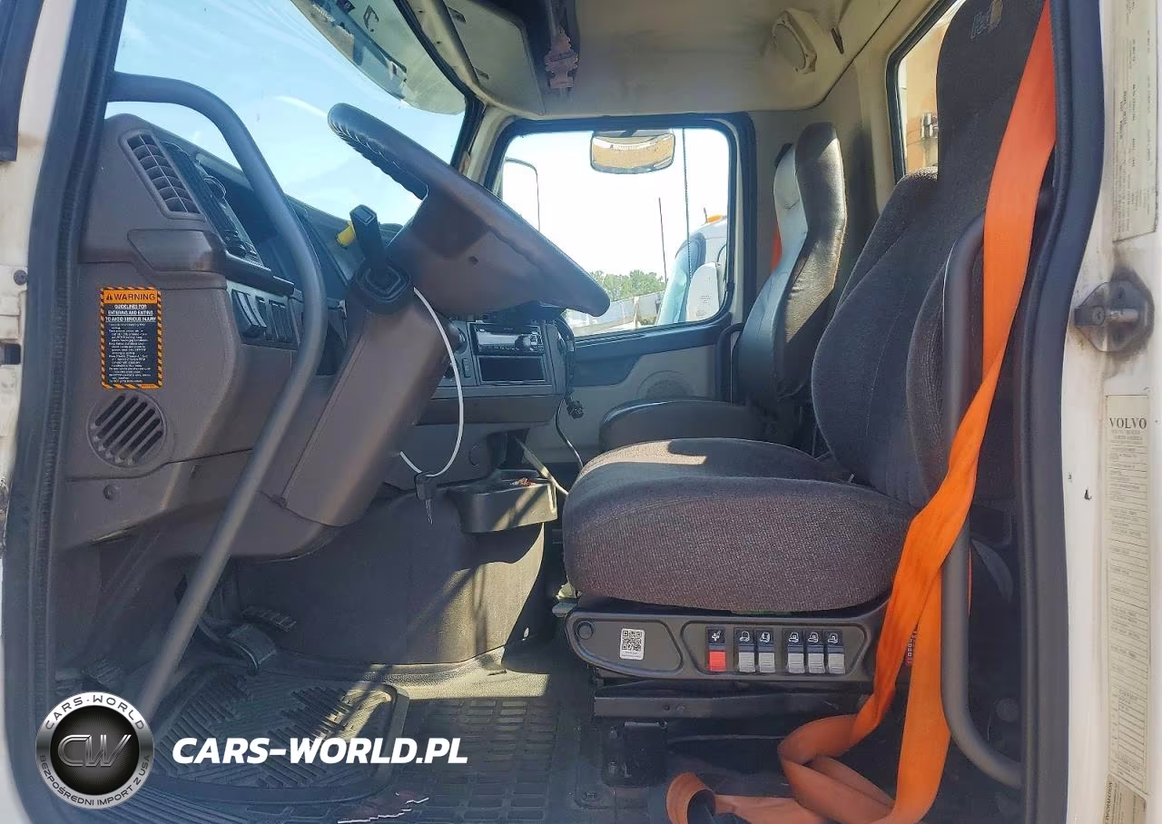 2017 Volvo Vn Vnl - Semi Truck VIN:4V4N39TG2HN988038 - 7
