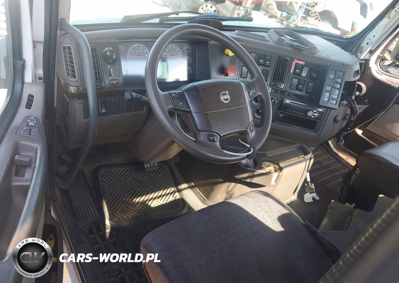 2017 Volvo Vn Vnl - Semi Truck VIN:4V4N39TG2HN988038 - 8