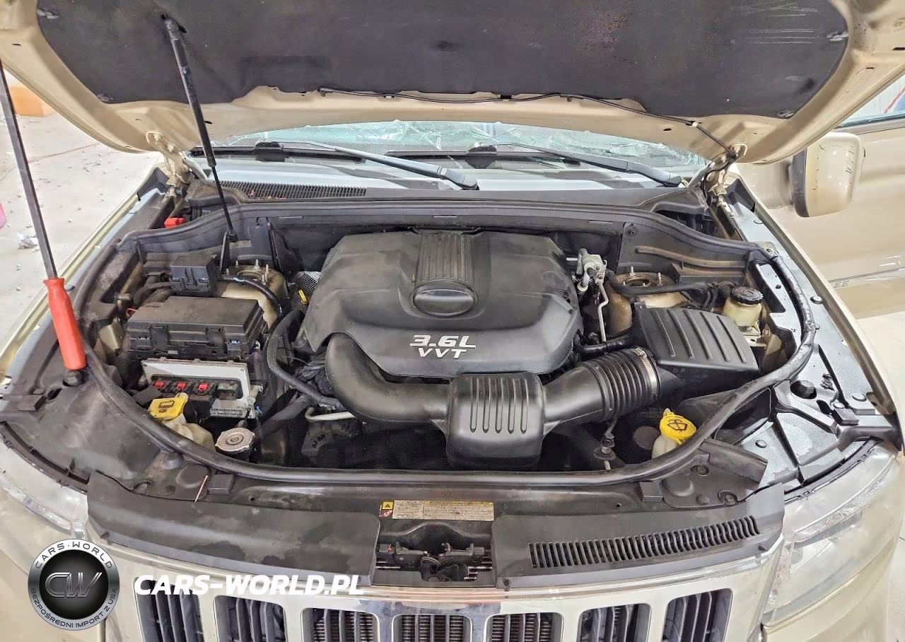 2012 Jeep Grand Cherokee Laredo VIN:1C4RJFAG3CC156586 - 12
