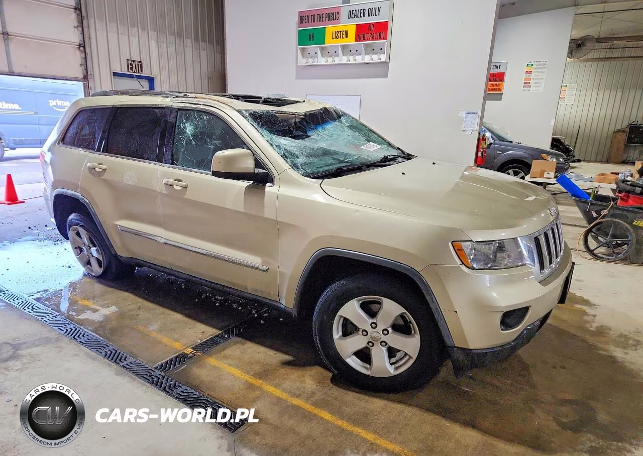 2012 Jeep Grand Cherokee Laredo VIN:1C4RJFAG3CC156586 - 4