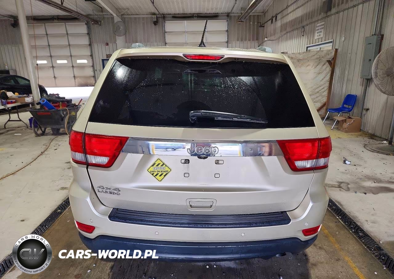 2012 Jeep Grand Cherokee Laredo VIN:1C4RJFAG3CC156586 - 6