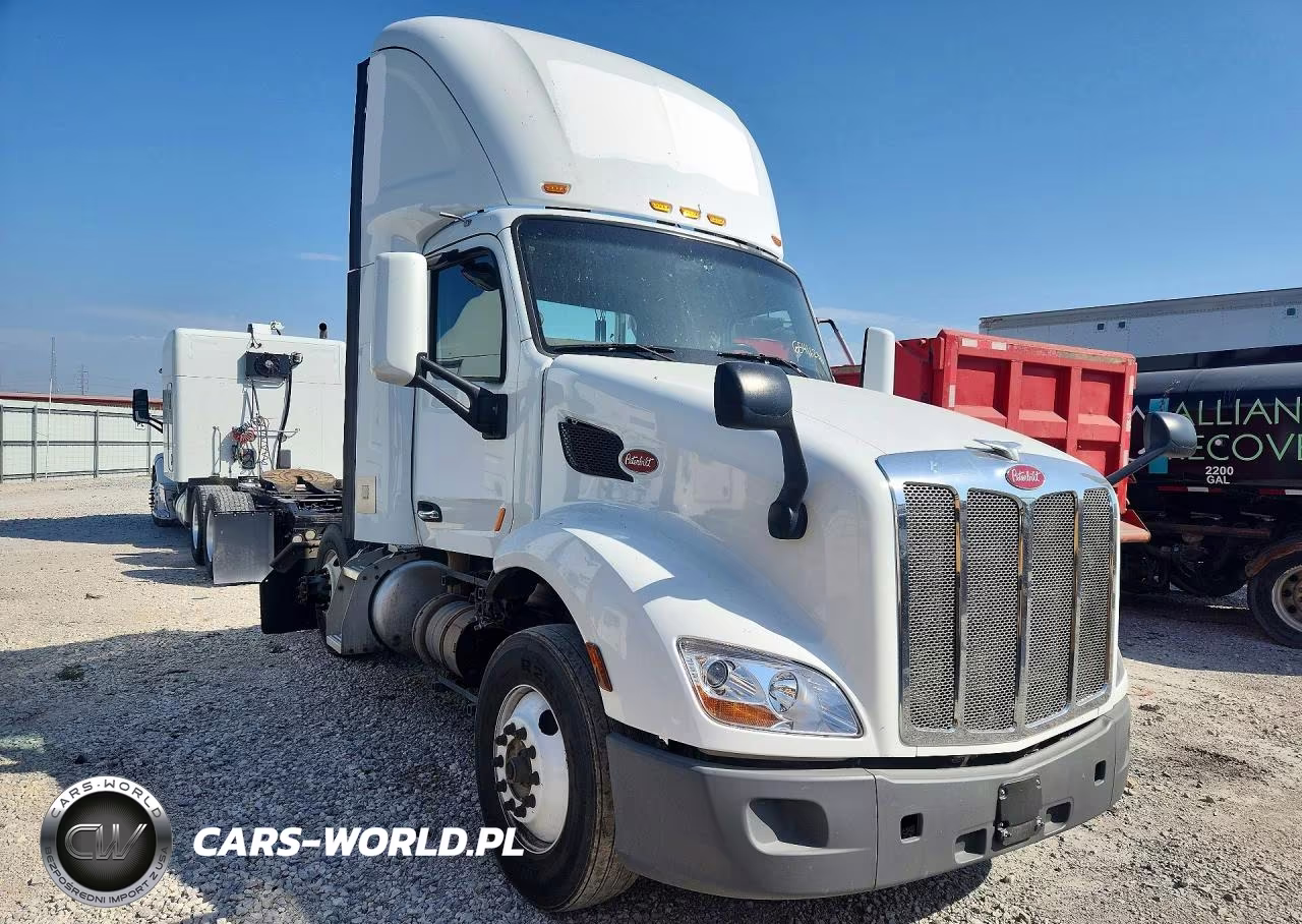 2018 Peterbilt 579 Semi Truck VIN:1XPBA48X1JD477432 - 4