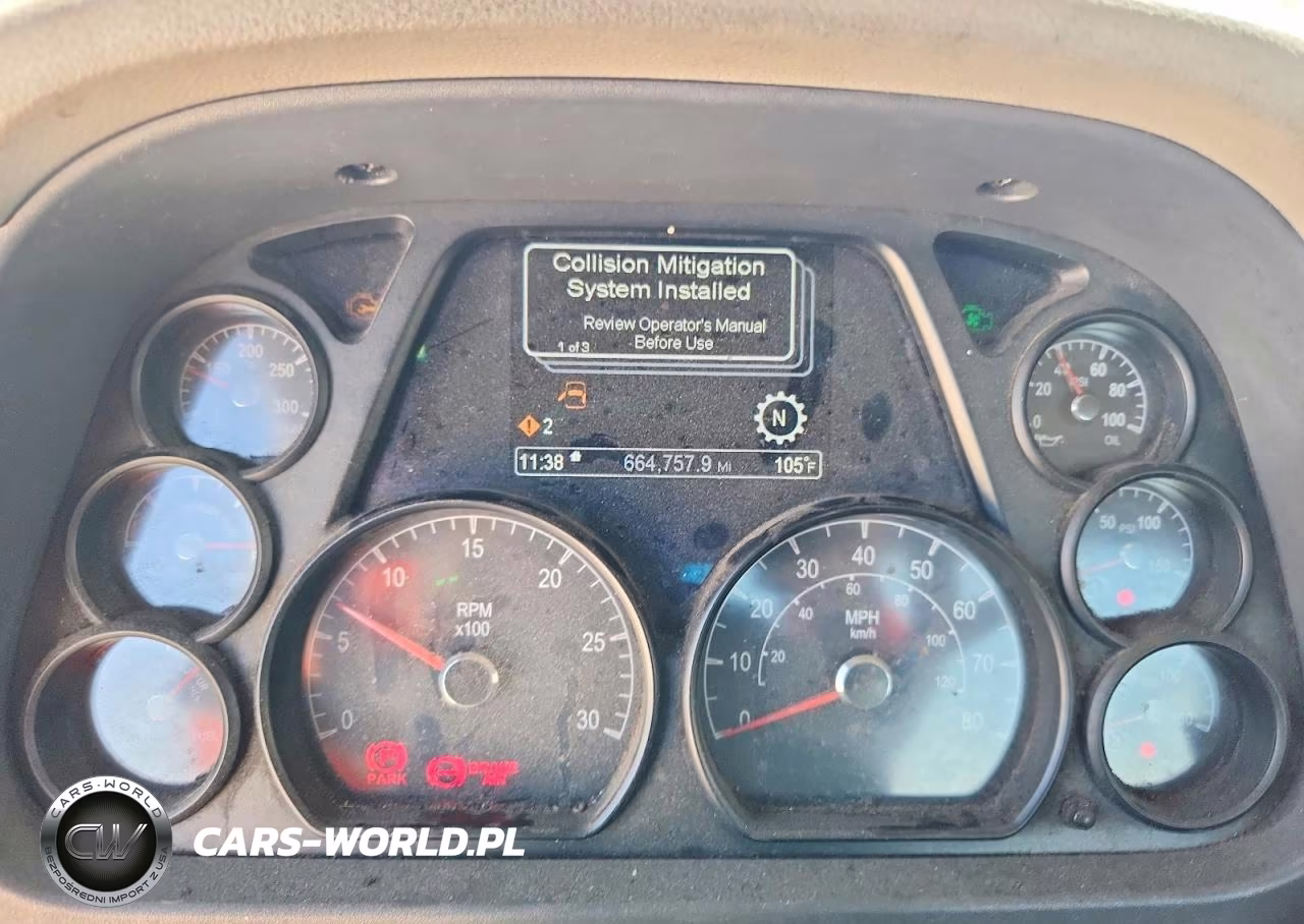 2018 Peterbilt 579 Semi Truck VIN:1XPBA48X1JD477432 - 8