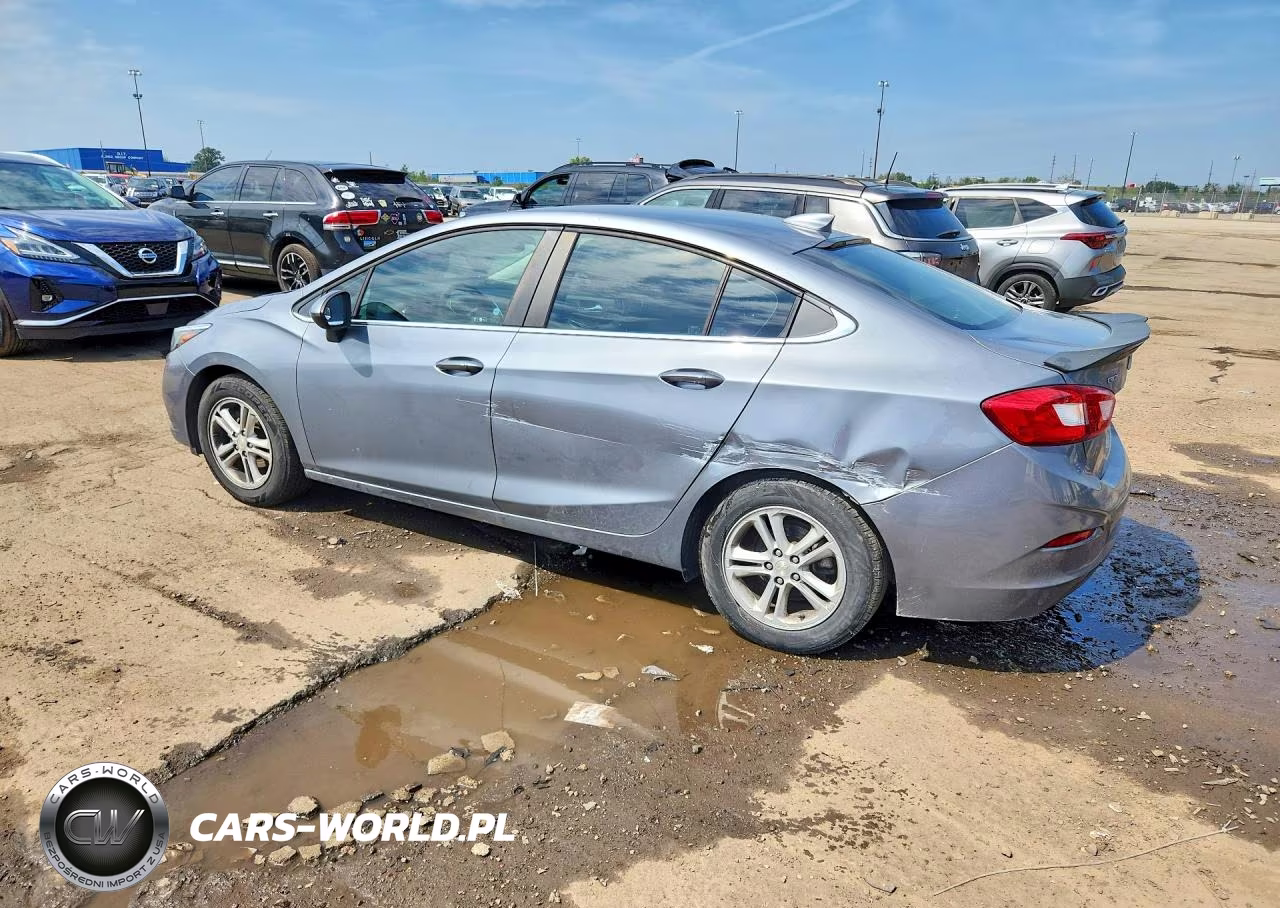2018 Chevrolet Cruze Lt VIN:1G1BE5SM5J7245658 - 2