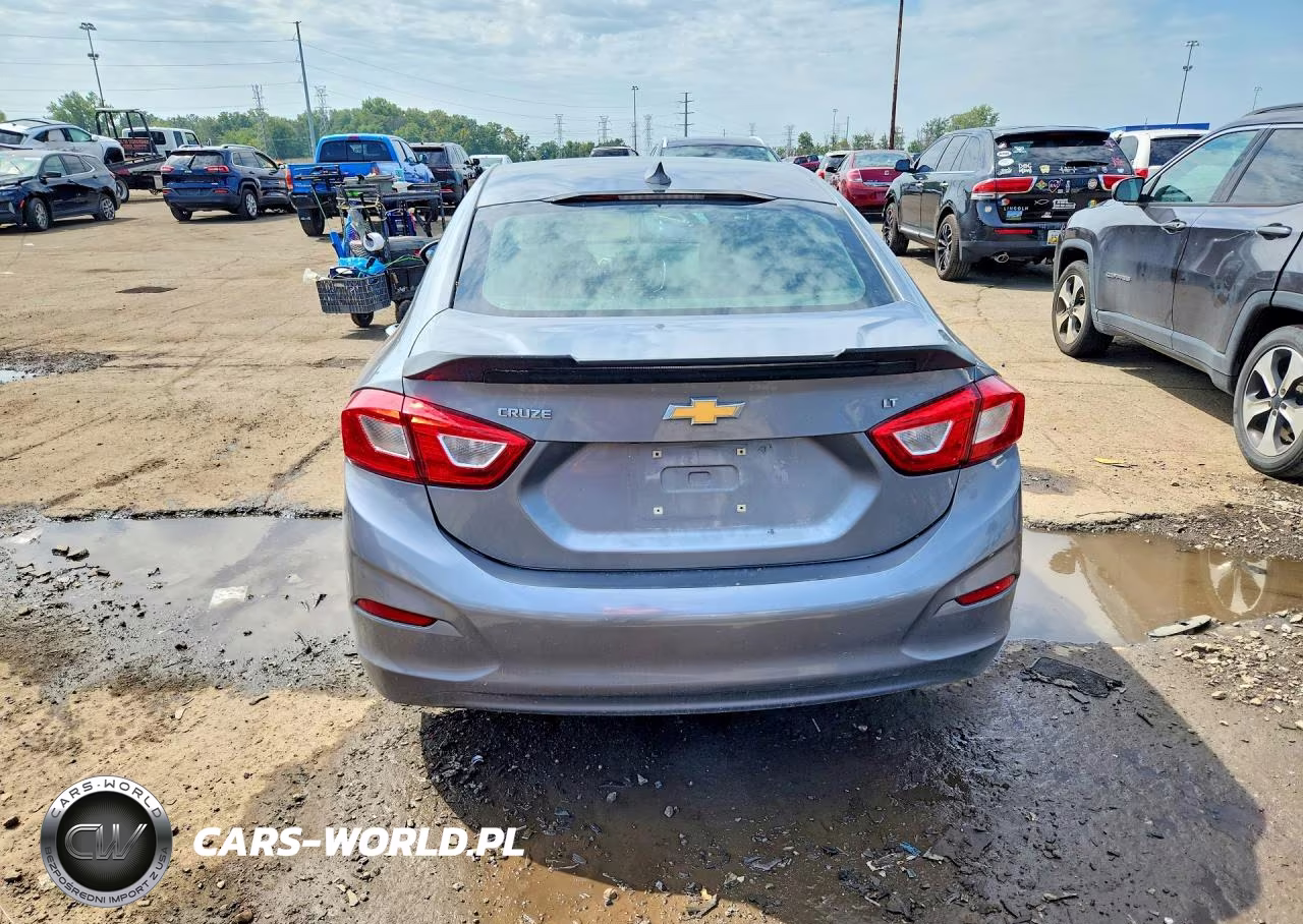 2018 Chevrolet Cruze Lt VIN:1G1BE5SM5J7245658 - 6