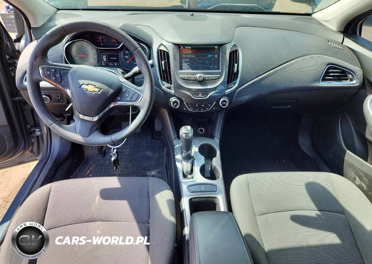 2018 Chevrolet Cruze Lt VIN:1G1BE5SM5J7245658 - 8