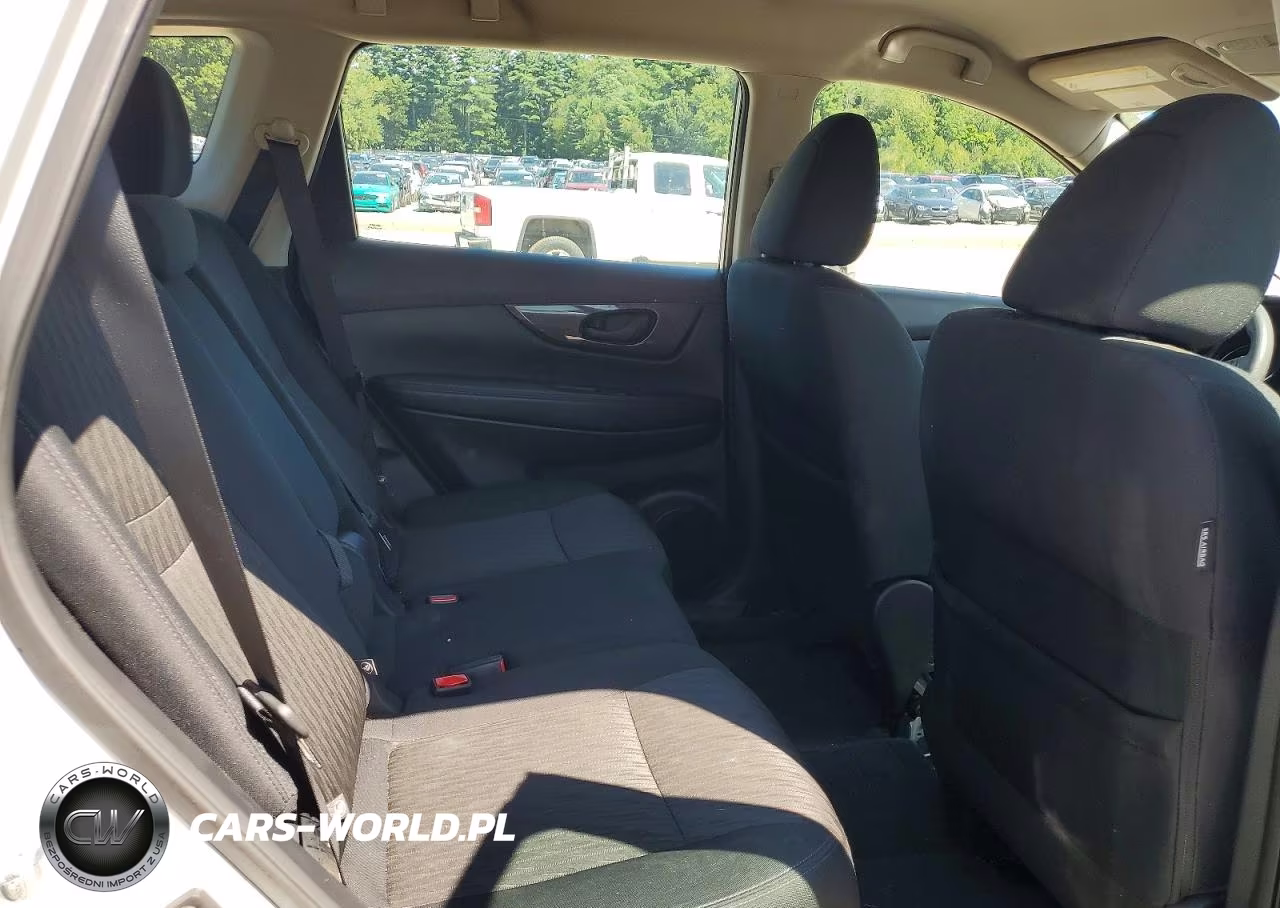 2019 Nissan Rogue S VIN:5N1AT2MV4KC702915 - 11