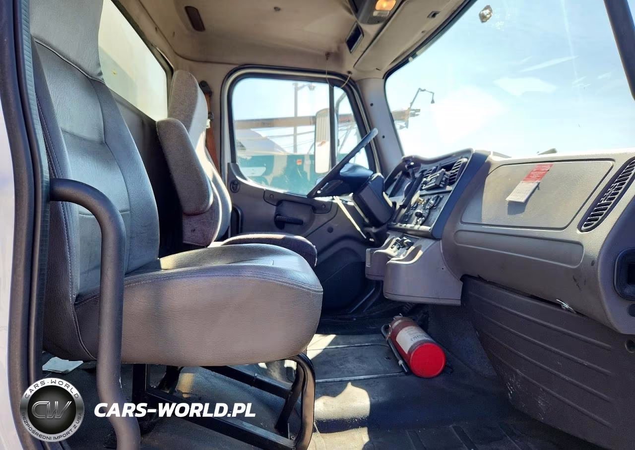 2012 Freightliner Business Class M2 Box Truck VIN:1FVACXDT3CHBM7113 - 10