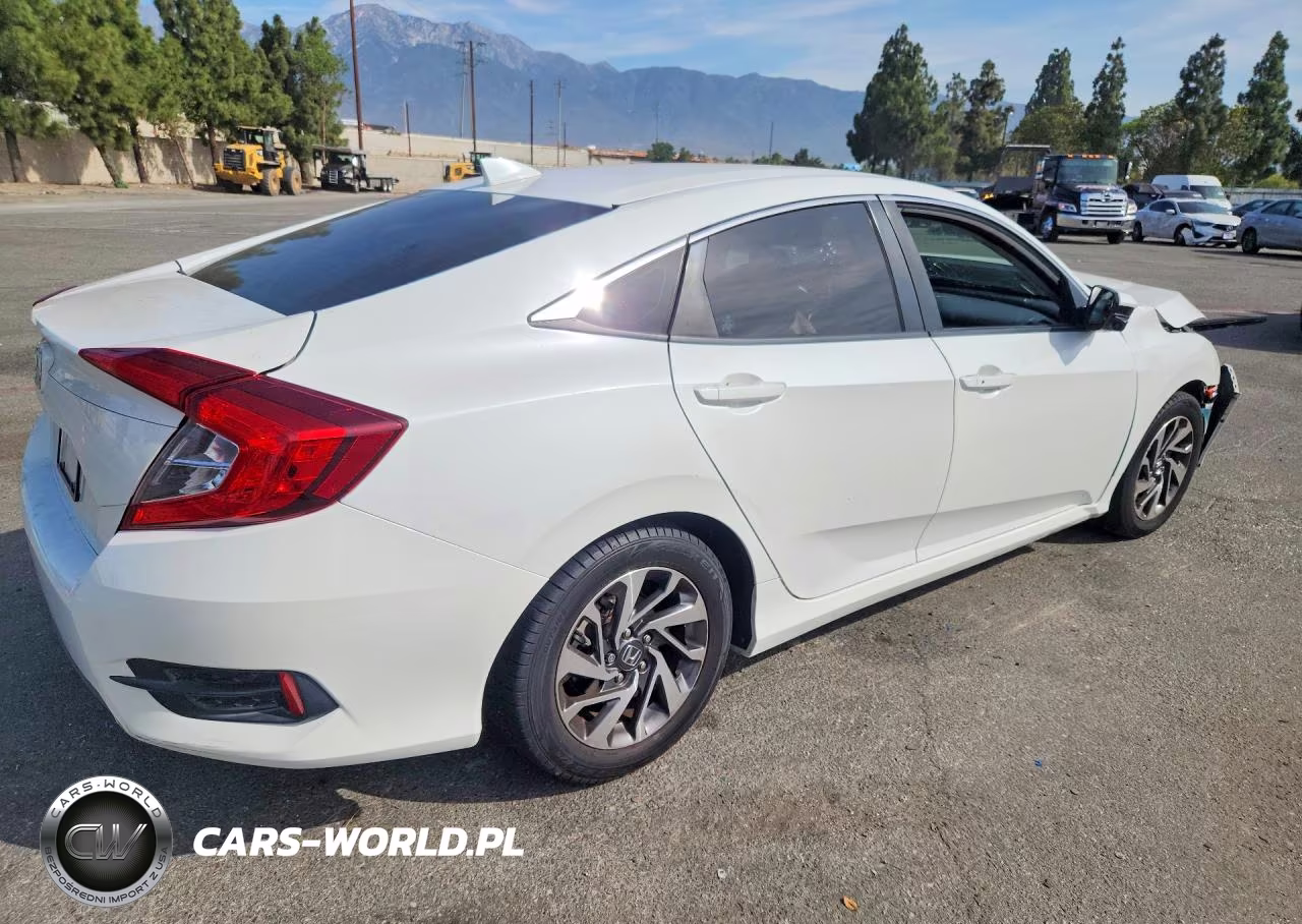 2018 Honda Civic Ex VIN:2HGFC2F77JH513861 - 3