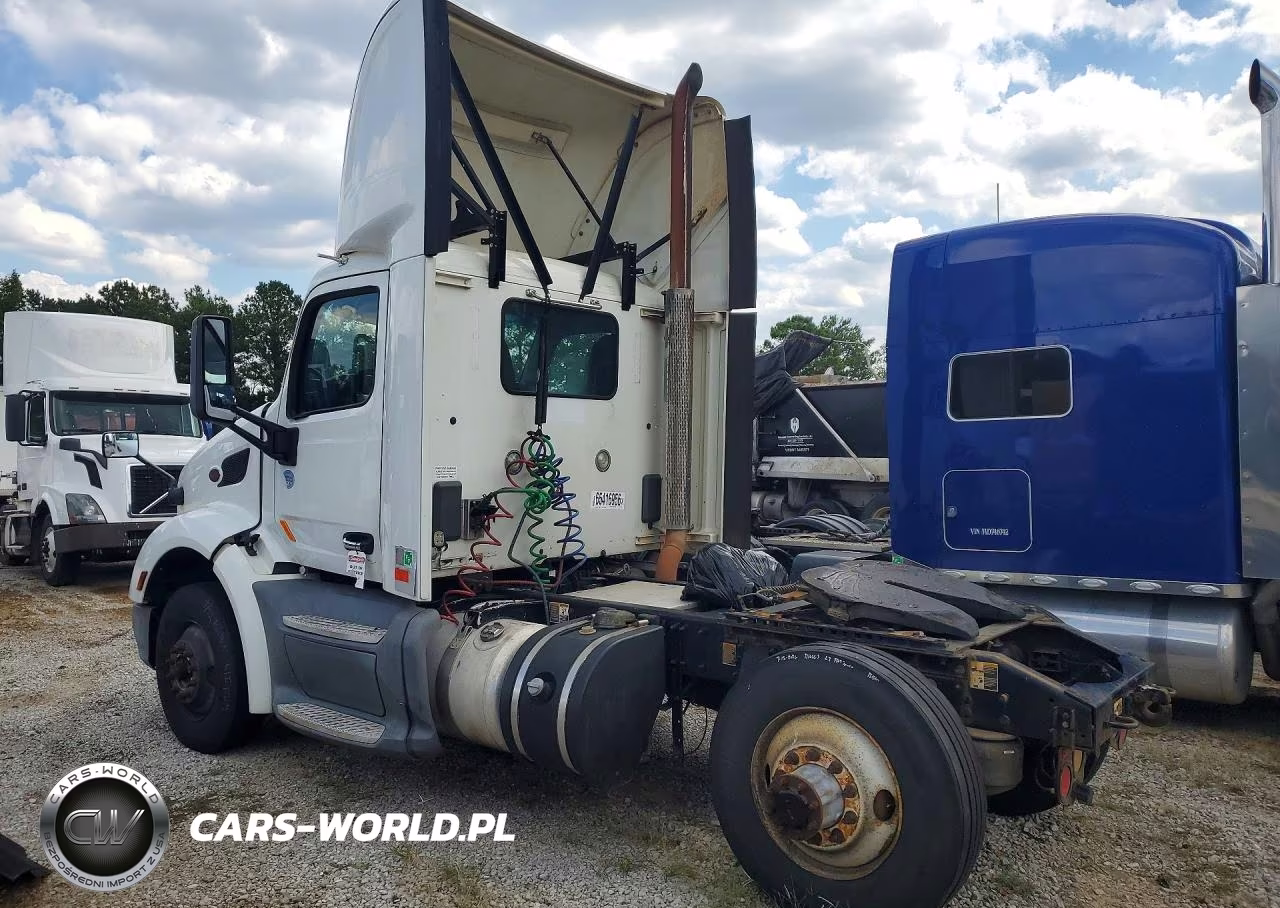 2016 Peterbilt 579 Semi Truck VIN:1XPBA48X8GD339590 - 2