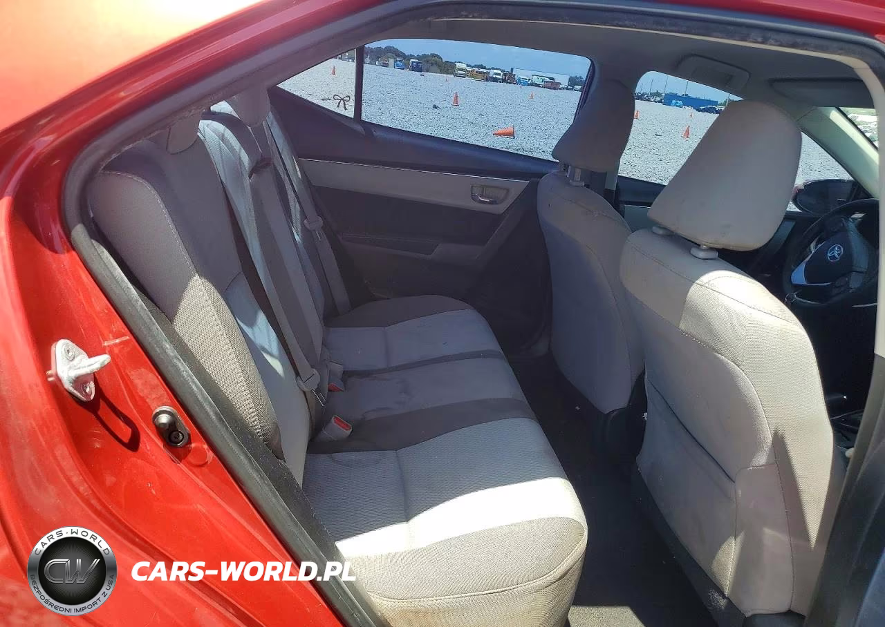 2018 Toyota Corolla Le VIN:5YFBURHE8JP770522 - 10