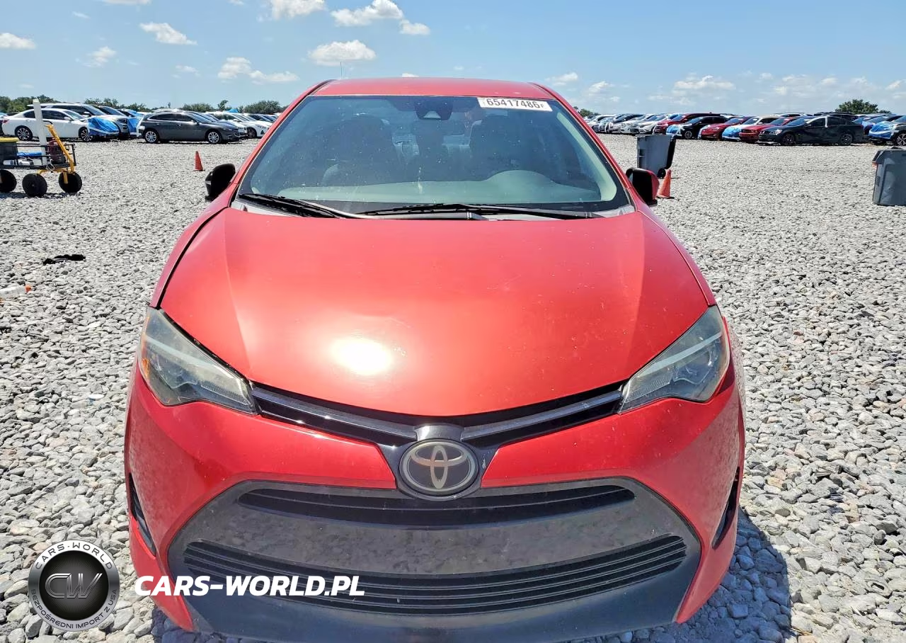 2018 Toyota Corolla Le VIN:5YFBURHE8JP770522 - 5