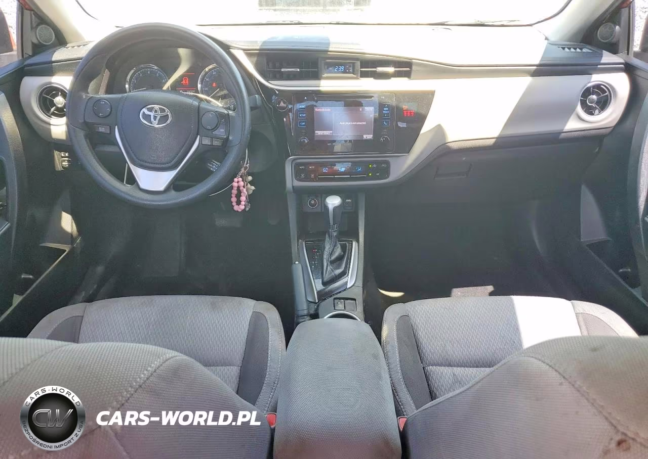 2018 Toyota Corolla Le VIN:5YFBURHE8JP770522 - 8