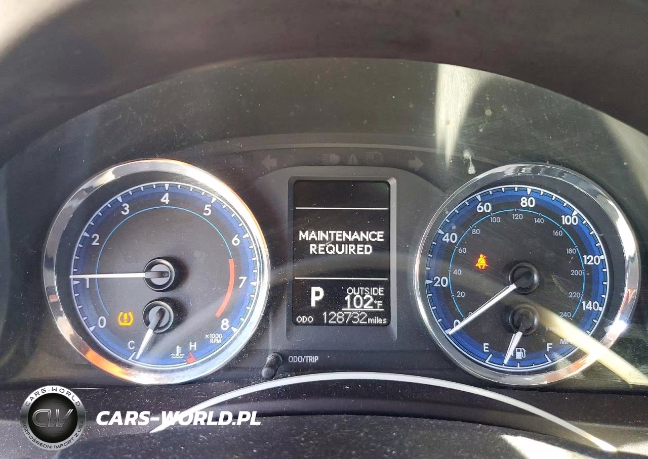 2018 Toyota Corolla Le VIN:5YFBURHE8JP770522 - 9