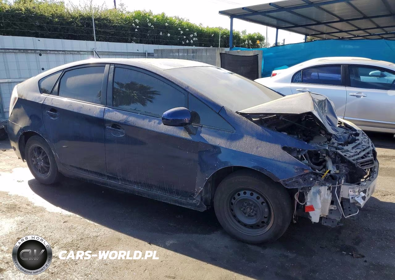 2015 Toyota Prius Two VIN:JTDKN3DUXF1911268 - 4