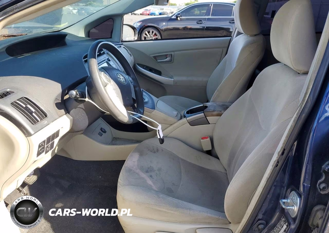 2015 Toyota Prius Two VIN:JTDKN3DUXF1911268 - 7