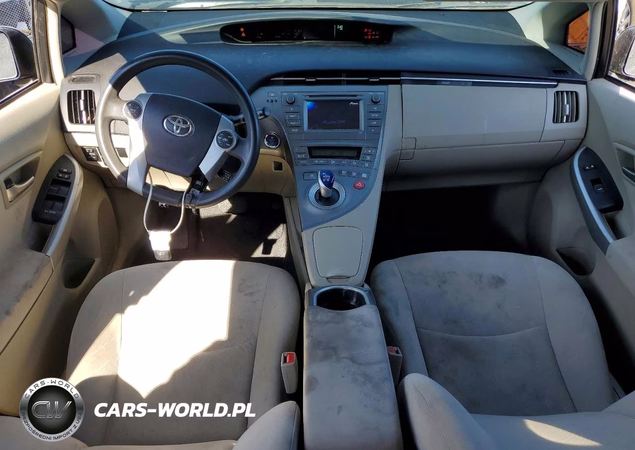 2015 Toyota Prius Two VIN:JTDKN3DUXF1911268 - 8